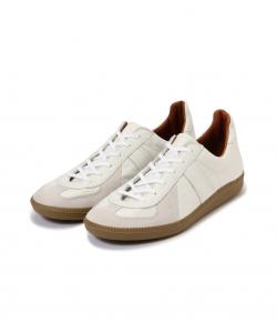 Репродукция найденных немецких военных учебных принадлежностей.