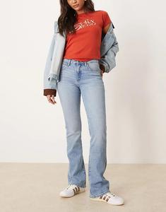 Джинсы Wrangler bootcut светло-синего цвета