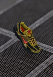 Кроссовки Nike Sportswear ZOOM VOMERO 5 PRM, Olive Flak/Picante Red/Black/Quantum Moss/Fauna Brown/Gold Leaf/Olive