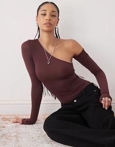 Супермягкий лонгслив Weekday с длинными рукавами и асимметричным вырезом в бордовом цвете эксклюзивно для ASOS