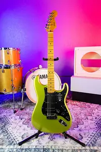 Fender American Ultra II Stratocaster HSS с грифом из клена 2024 - Solar Flare