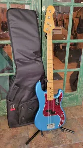 Бас-гитара Fender American Professional Classic Precision 2025 года, цвет Lake Placid Blue, в комплекте с чехлом