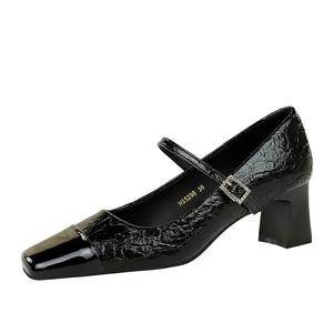 Будто ступая по ровной земле, туфли Мэри Джейн на массивном каблуке высотой 5 см, женские Bamiti, Black