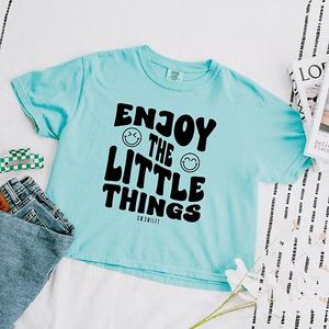 SWSmiley enjoy the little things - женский бокси кроп топ с принтом Simply Sage Market, Chalky Mint