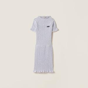 Платье из трикотажа в полоску с отделкой «смотч» MIU MIU, белый/синий