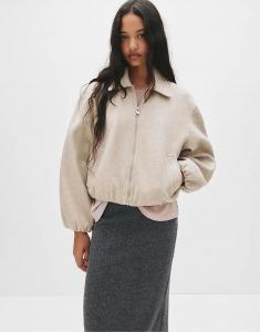 Мягкая куртка-бомбер Pull&Bear песочного цвета