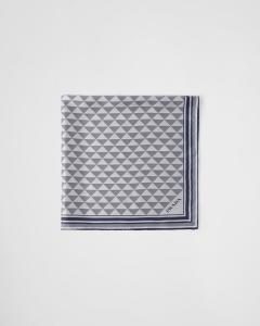 Шелковый платок с принтом 90x90 Prada, серый