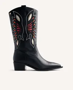 Женские ковбойские сапоги с вышивкой и металлическими деталями Gioseppo, черный