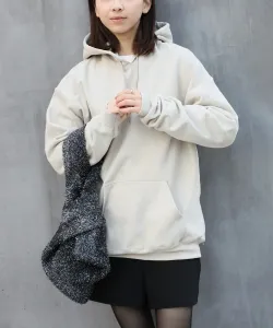 GILDAN/8.0 унций. Толстовка-худи оверсайз из флиса с легкой ворсистой подкладкой.