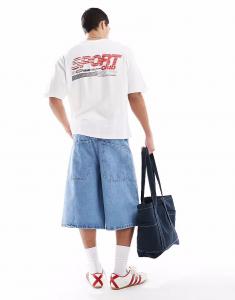 Футболка свободного кроя ASOS DESIGN белого цвета со спортивной графикой