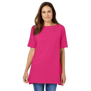Женщина в женской идеальной тунике больших размеров с короткими рукавами и вырезом «лодочкой» Woman Within, цвет Raspberry Sorbet