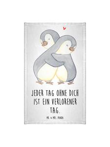 Mr. & Mrs. Panda Пингвины в полотенцах, обнимающиеся друг с другом, с надписью белым цветом