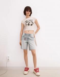 Джинсовые шорты-бермуды Bershka светло-серого цвета