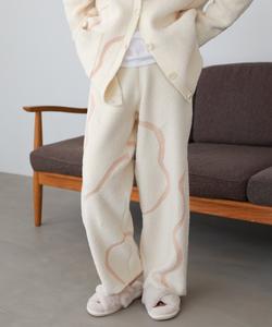 Пушистые штаны с волнистым узором