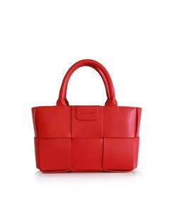 Маленькая плетеная сумка через плечо Love Belle & Bloom, красный