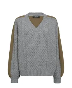 Мягкий вязаный свитер с V-образным вырезом, серо-меланжевого цвета. Mos Mosh, серый
