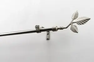 Карниз GARESA "SHEET с открытой опорой", 1 направляющая, желаемая длина, комплект для штор, выдвижной, пуговица с листочками, без колец 420 см, Ø16мм, цвет mattchromfarben