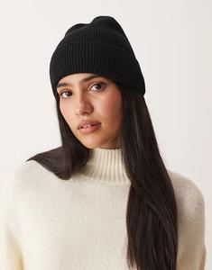 Вязаная шапка-бини из тонкой шерсти ASOS DESIGN черного цвета