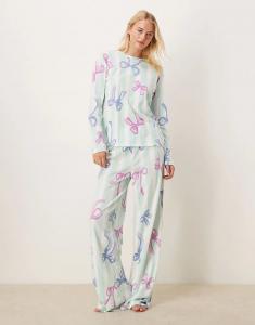 Пижамный комплект из топа с длинными рукавами и брюк с рождественским бантом от ASOS DESIGN в синюю полоску