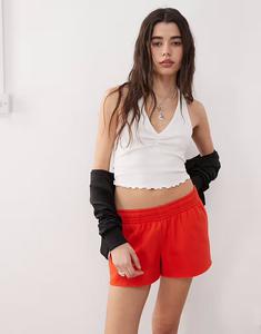 Топ Reclaimed Vintage с ребристым лифом и сборками на шее белого цвета