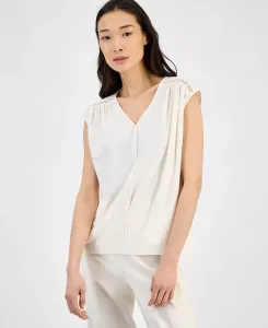 Женская блузка с V-образным вырезом, кружевными вставками и удлиненными плечами Anne Klein, белый