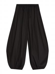 Bershka Брюки с зауженным низом в черном цвете