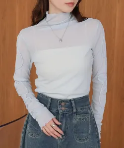 Пуловер с высоким воротником и вышивкой шнуром