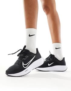 Кроссовки Nike Running Quest 6 черного и белого цветов