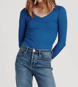 Футболка Sophie Ribbed с длинными рукавами в цвете Nightfall Another Love