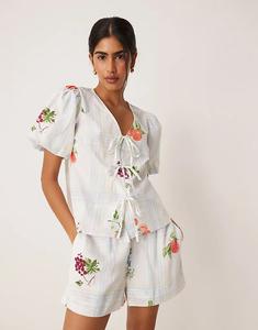 Топ Bernadetta от Nobody's Child с завязкой и клетчатым принтом в виде фруктов — часть комплекта