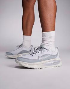 Кроссовки Running Vomero 18 GORE-TEX серебристого цвета Nike Running