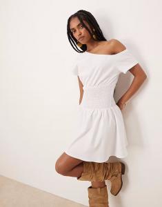 Платье мини с открытыми плечами и юбкой из поплина белого цвета от ASOS DESIGN