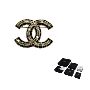 Брошь унисекс CHANEL