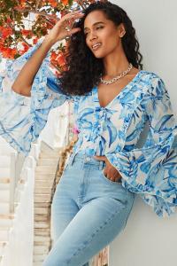 Блузка с цветочным принтом и оборками Sosandar, синий