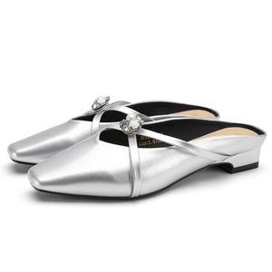 D:FUSE SCANDINAVIA D FUSE SCANDINAVIA Женские устойчивые к истиранию бесшумные закрытые тапочки серебристые, цвет Silver