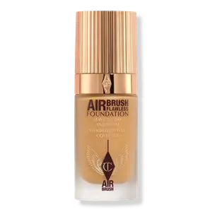 Безупречная тональная основа, нанесенная аэрографом Charlotte Tilbury, 9 Neutral (tan with neutral undertones)