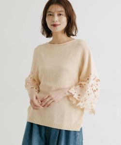 Пуловер с кружевной отделкой и рукавами, связанный 7-й плотностью вязки Studio Clip, цвет Ivory 52