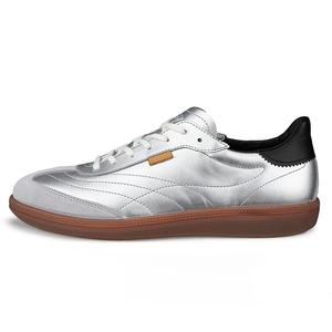 Ecco Коллекция SOFT 11 SS26: низкие повседневные кроссовки для женщин, цвет бетонный серый/серебристый/черный