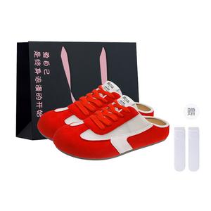 Boldi Kuki Женские противоскользящие тапочки с закрытым носком на резиновой подошве серо-белые (в коробке с подарочным пакетом и носками), цвет Gray White (Shopping Bag+Includes Socks)