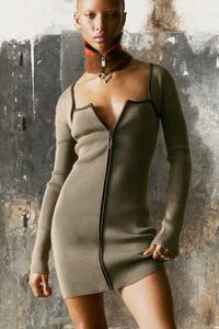 вязаное платье с молнией