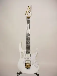 Электрогитара Ibanez Steve Vai Signature Premium JEM7VP - белая с футляром