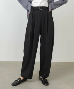 Свободные брюки с поясом и двумя складками