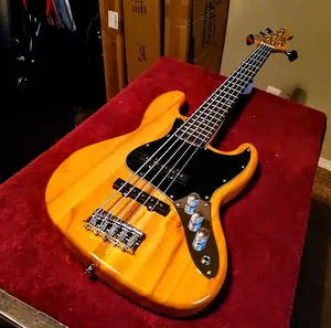 Unmarked "F Wprd" Bass J 5 Natural Butterscotch Электрический бас-гитар Glarry J Style с 5 струнами + гриф из розового дерева + мягкий чехол/сумка для гитары + ремень + кабель + медиатор!