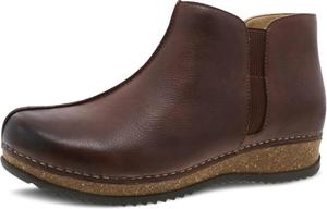 Ботильоны Dansko Makara - средняя подошва из пробки и EVA двух плотностей и легкая резиновая подошва обеспечивают долговечность и комфорт при носке благодаря запатентованной конструкции на скобах, Brown