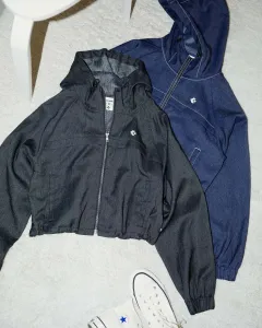 Женская куртка с капюшоном из синтетического денима