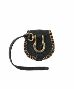 Лестница из магнитных брелоков для ключей