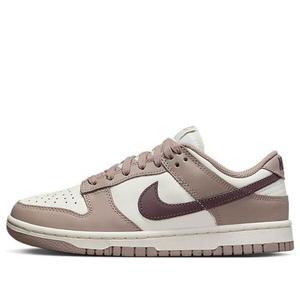Кроссовки (WMNS) Nike Dunk Low 'Diffused Taupe', цвет sail/plum eclipse/diffused taupe