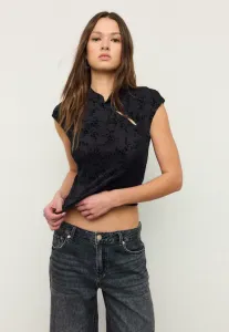 Футболка с бархатным принтом в стиле ципао Stradivarius, Black