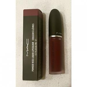 Жидкая помада для губ Powder Kiss в модном стиле Emergency Emergency, Mac