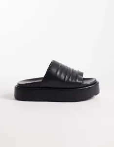 Черные шлепанцы на плоской платформе London Rebel Wide Fit